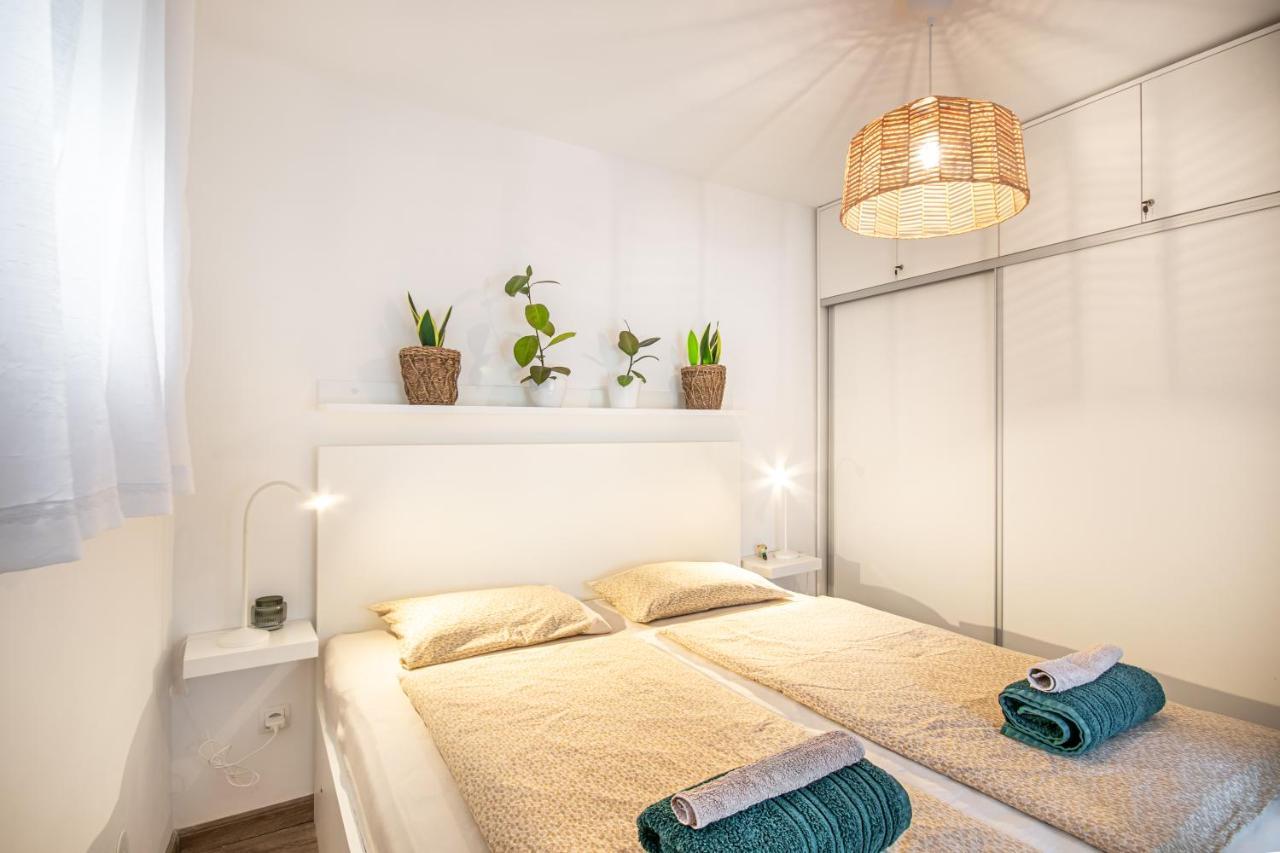 Apartment Vera Makarska Esterno foto